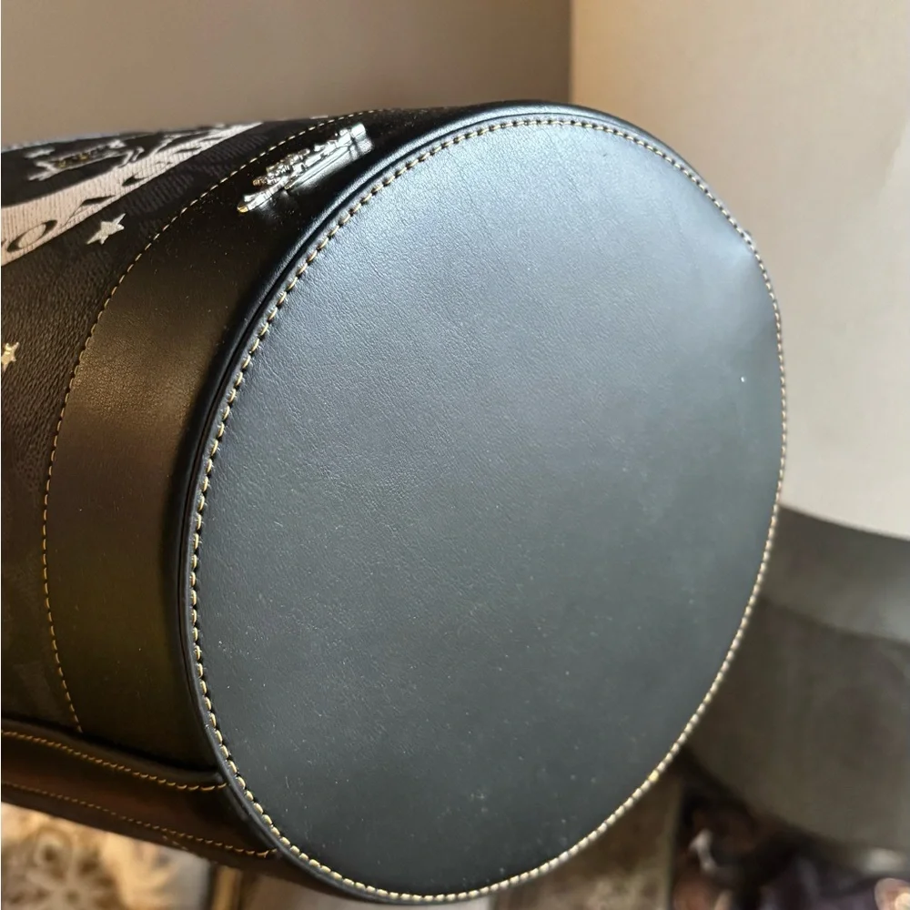 Authentic Coach Signature/Smooth leather w Celestial Cat Design bucket shoulder - Picture 7 of 15